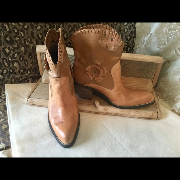 New Gorgeous Gold Brown Leather Flower Cowboy Boot - Picture 3 of 8
